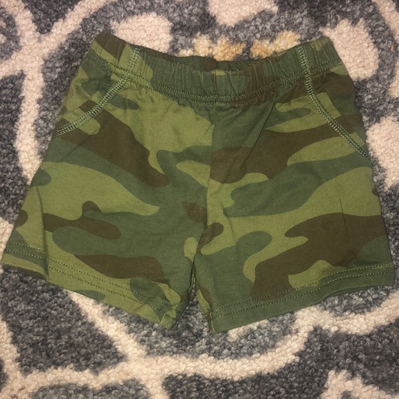18mo camo Carter’s short set lil boy - Picture 4 of 4